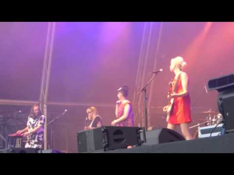 The Julie Ruin - Oh Come On (live @ Primavera Sound 2015)