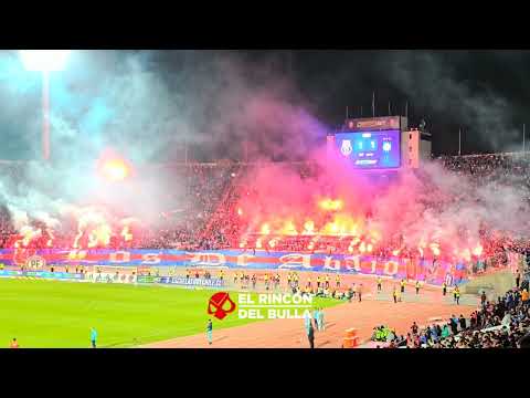 "Bengalazo de Los de Abajo en el Estadio Nacional" Barra: Los de Abajo • Club: Universidad de Chile - La U • País: Chile