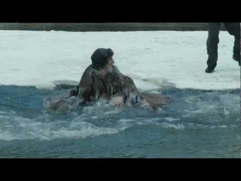 "Die Eisbrücke überqueren" - The Way Back: Der Lange Weg - Filmausschnitt - Deutsch / German