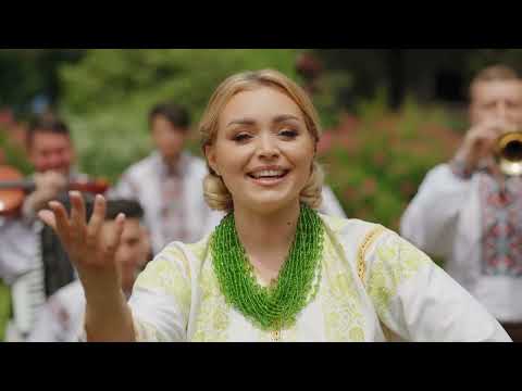 Cornelia Ștefaneț și Ansamblul "Fluieraș" - Bătuta cu foc🔥 | Official Video
