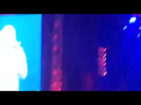 Anitta Swae lee poquito ao vivo