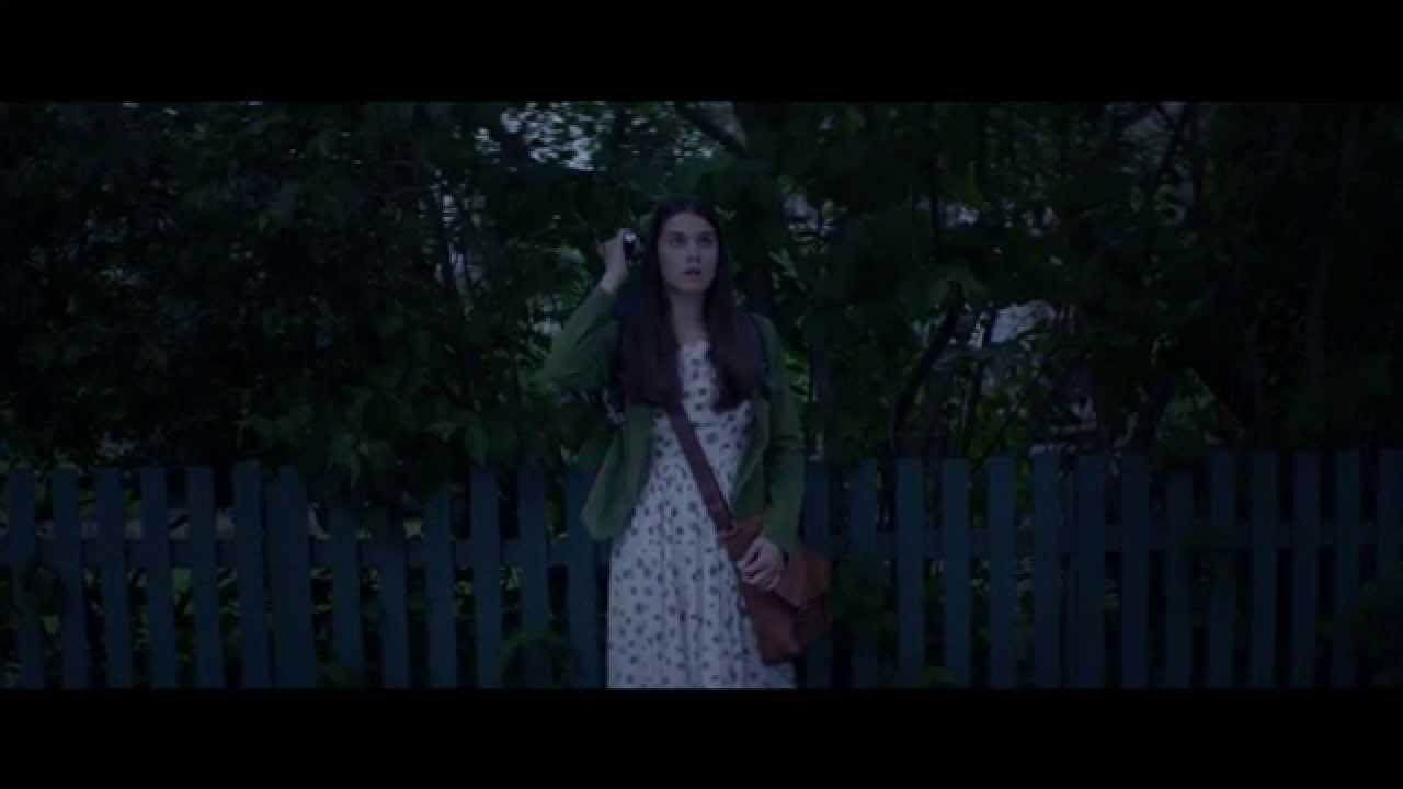 Kvinner i for store herreskjorter - trailer - på kino 6. mars