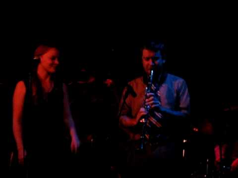 Lauren Ambrose & The Leisure Class, Dont Think Twice.AVI