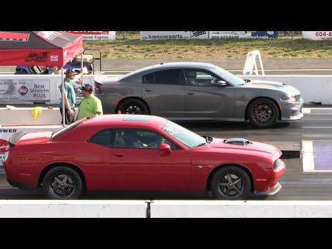 Hellcat Charger Hellcat vs Dodge Challenger Scat Pack - muscle cars drag racing