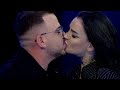 E papritur! Moderatori shqiptar puth të ftuarën në buzë në mes të emisionit - #Expuls