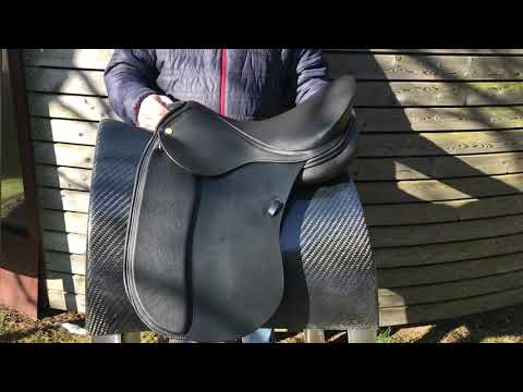 Maßsattel für ein kurzes Pferd mit einer großen Reiterin ❗️