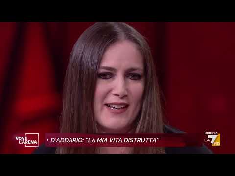 Patrizia D'Addario: "Mi fece una promessa sul suicidio di mio padre..."