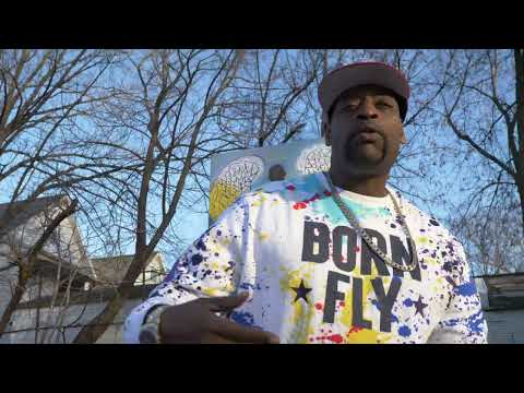 QB RAP P   YEAR ROUND PROD BY LIVE OF HARD WORK NO PLAY