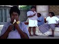 என்ன இது பழம் ஒன்னு இங்க இருக்கு இன்ன�
