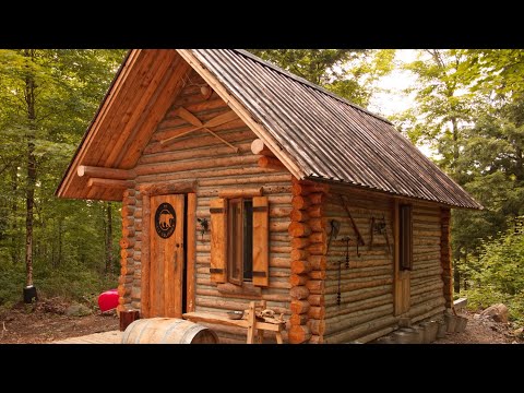 Timelapse De Cabaña de Madera Construida Por Un Hombre