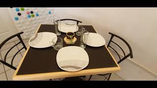 Mesa para restaurante de formaica con orilla de madera y 4 sillas chabely