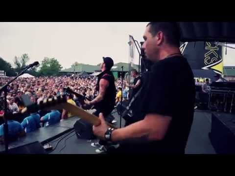 3 Years Hollow - "For Life" LIVE from the Rockstar Uproar Festival