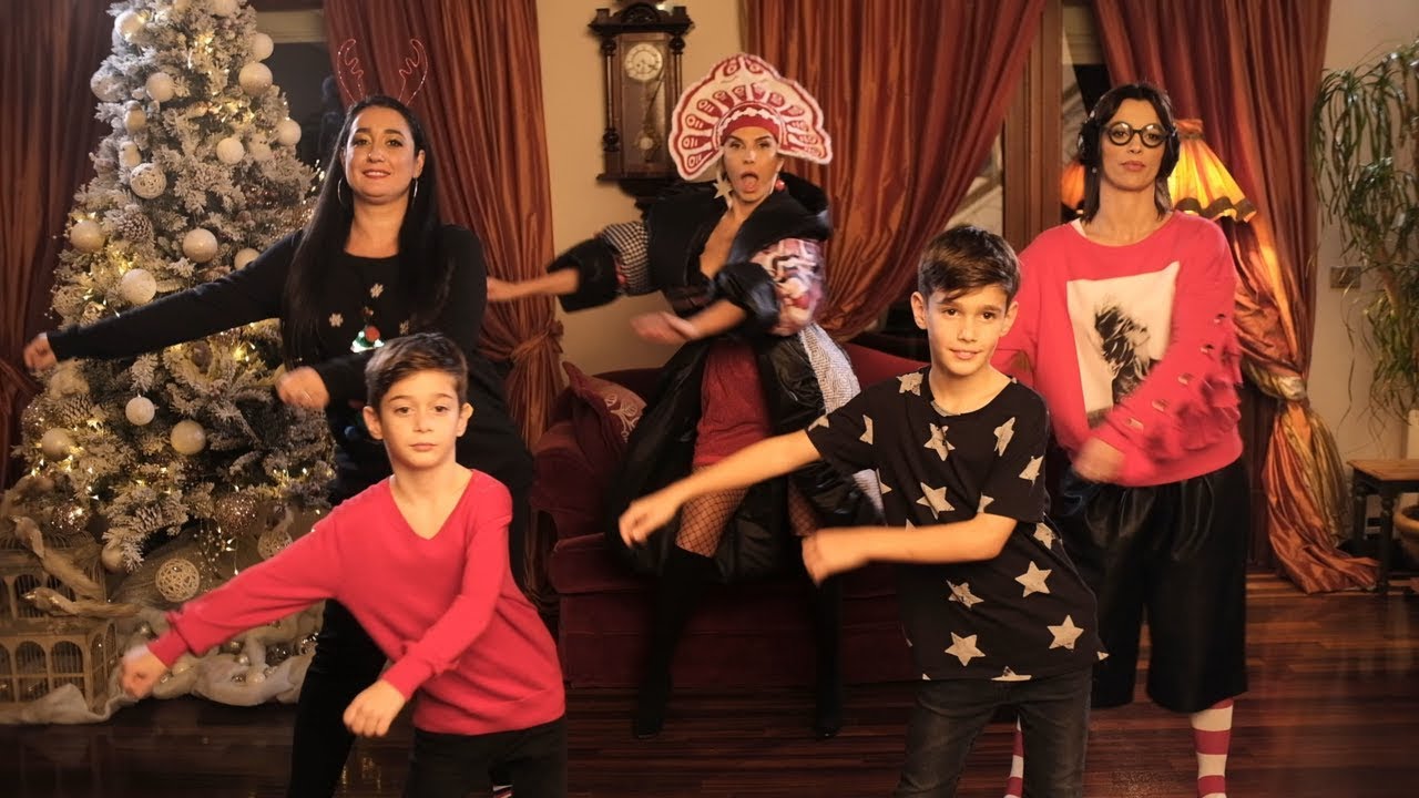 Anna Lesko — Da, e Craciun! (Dance Video)