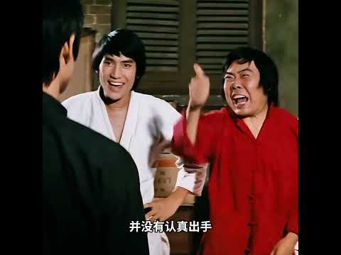 林正英不服李小龍，結果被一腳踢飛三米遠！