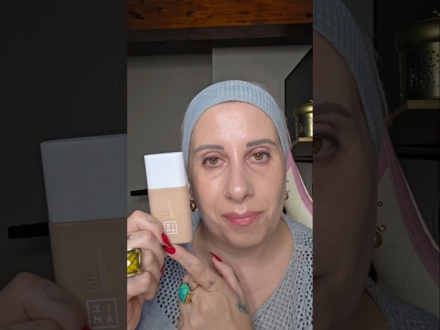 Vídeo relacionado con 3INA MAKEUP - The Every Single Day Foundation SPF 50 602 - Base de Maquillaje Claro neutro con SPF 50 & Niacinamida - Fórmula ligera - Modulable - Cobetura ligera a media - Vegan - Cruelty Free