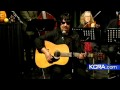 David Houston Performs With String Theory
