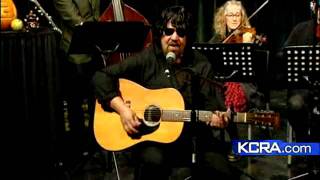 David Houston Performs With String Theory