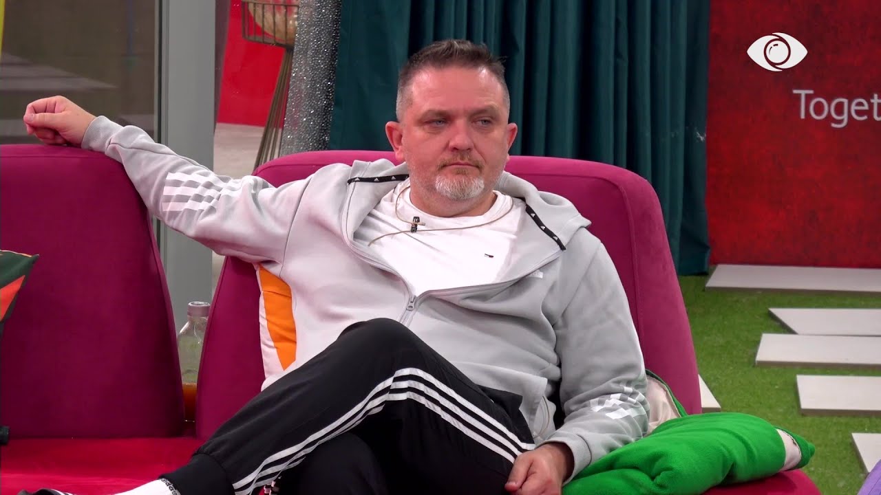 “Më ka thënë që jam koleg i ulët, gore”/ Juli pasi nuk ndoqi performancën: Si do shkoja unë…