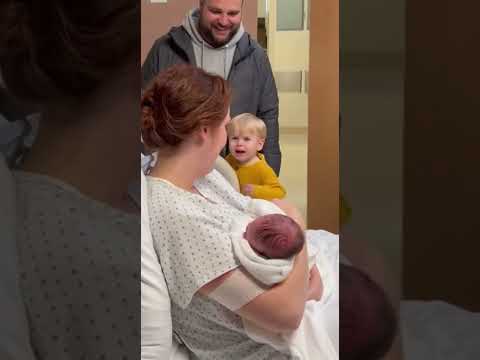 “Mommy!! WHAT IS THAT! 😱🤣”