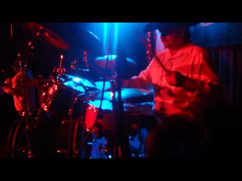 Hay unos ojos/capullito de rosa