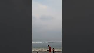 Download lagu Status WA di pantai viral liburan pantai... mp3