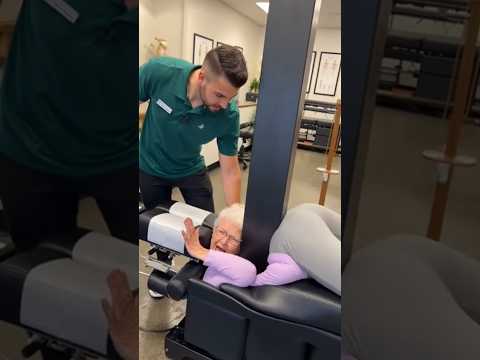 Masaje ala abuela 🤣 #humor #risas