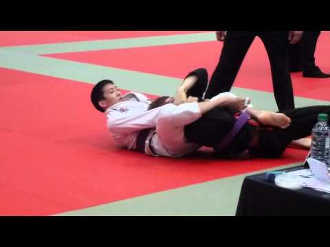 Muujig Altantugs vs Adrian Krzesiak Vel Czyzewski - FINAL - IBJJF London Winter Open 2015 - Purple