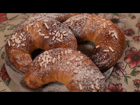 Cornetti Semplici con Pasta Brioche Sfogliata. Ricetta con POCO BURRO