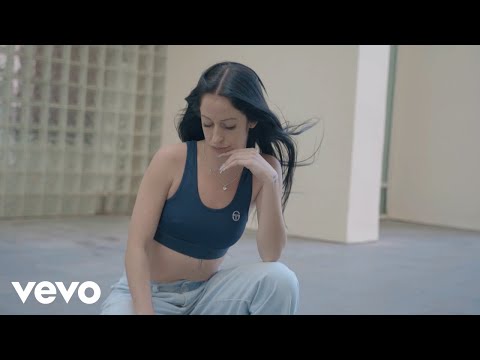 JUICY BAE - CRISTALES ROTOS ft. Bexnil