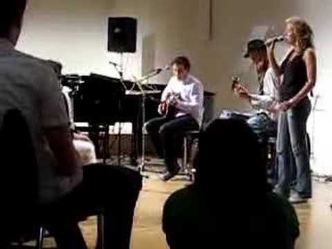 Marieke & Stefan - Kom Nog Even Niet Naar Hier