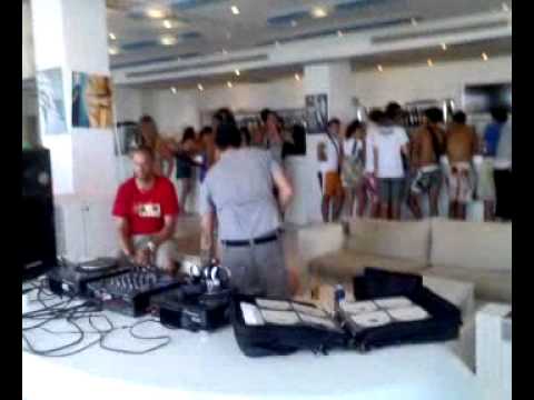 Emanuele Inglese plays The Cure - Lullaby (Pig & Dan rmx) @ Delano Beach Ibiza 04.08.2011 parte 3