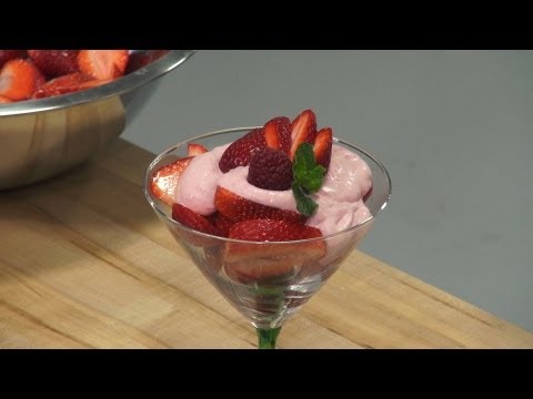 How to Make the Elegant Strawberries a la Ritz