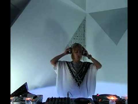 Zlata @ RTS.FM - 09.12.2010