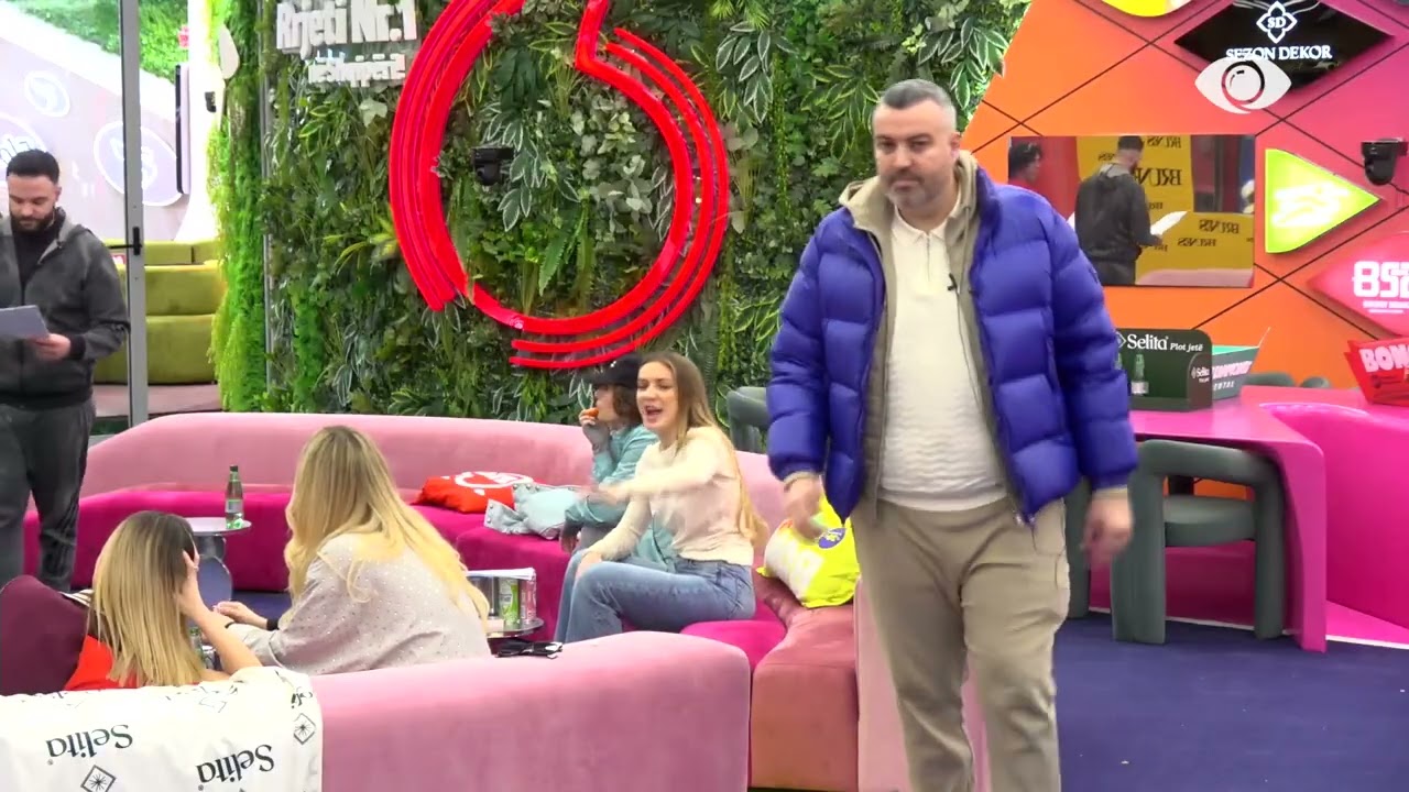 Pse nuk e pranon? Të mungon/ Rogerti debaton me Selin