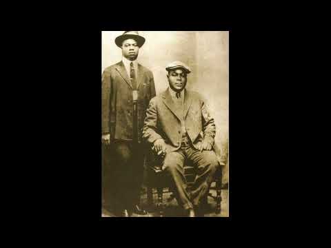 New Orleans Stomp - King Oliver's Creole Jazz Band w young Louis Armstrong (1923)