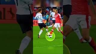 Players vs Ball 😅 #football