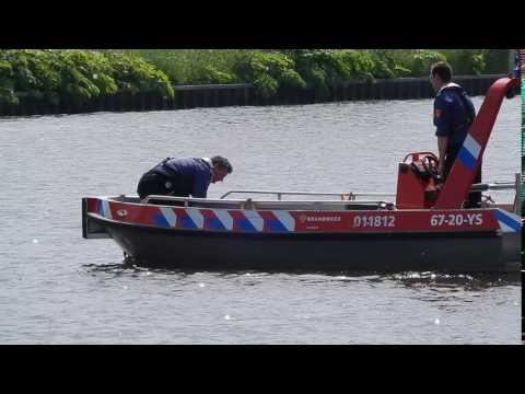 Ree uit Eemskanaal gered | dinsdag 31 mei 2016