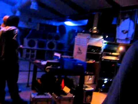 Rub-a-dub at the alley Black Pearl sound system and Forward fever7