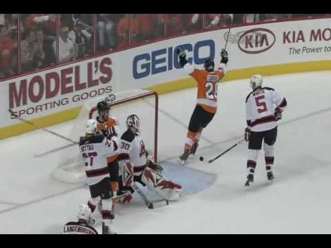 Claude Giroux scores vs Devils - 4-18-10