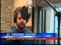 Man sings "Let It Go" in voices of 21 Disney ...