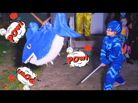 download lagu mp3 mp4 Pinatas, download lagu Pinatas gratis, unduh video klip Pinatas