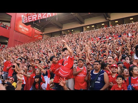 "“CHE RACING PEDIS VINO Y COPA NO TENES…” como vamos a tener la mejor contestación de todas??" Barra: La Barra del Rojo • Club: Independiente • País: Argentina