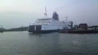 preview picture of video 'Scandlines Ferry leaving Gedser'