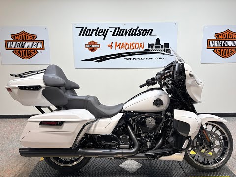2026 FLHXL Harley-Davidson® Street Glide® White Onyx Pearl BLK Trim