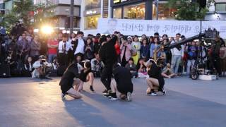 JHKTV] sin chon street dance I dont' wanna live forever (young dong office flash mob)