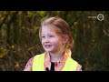 Valerie (7) ruimt troep in de natuur op: 'Zielig voor de diertjes' - Gelderland helpt
