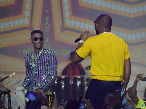 OMG! Wizkid and Davido end their rivalry as they perform FiA Together
