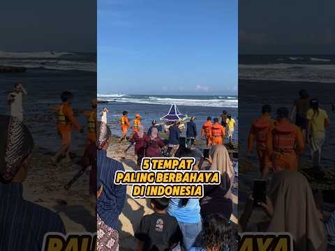Siapa bilang traveling harus aman? Coba tantang dirimu di lokasi-lokasi ekstrem dan angker di Indonesia, rasakan adrenal...