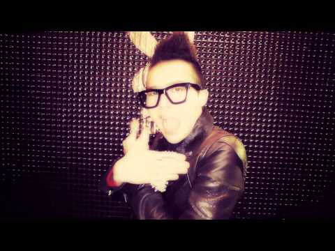 s h a k e t h a t  • {G D & T O P}  •