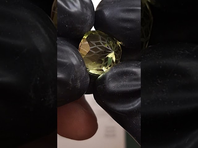 حجر سترين طبيعي مفحوص و موثق بشهادة مختبر